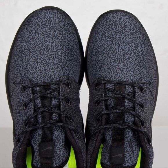 NIKE ROSHE Gray Print Sneakers - Picture 5 of 16